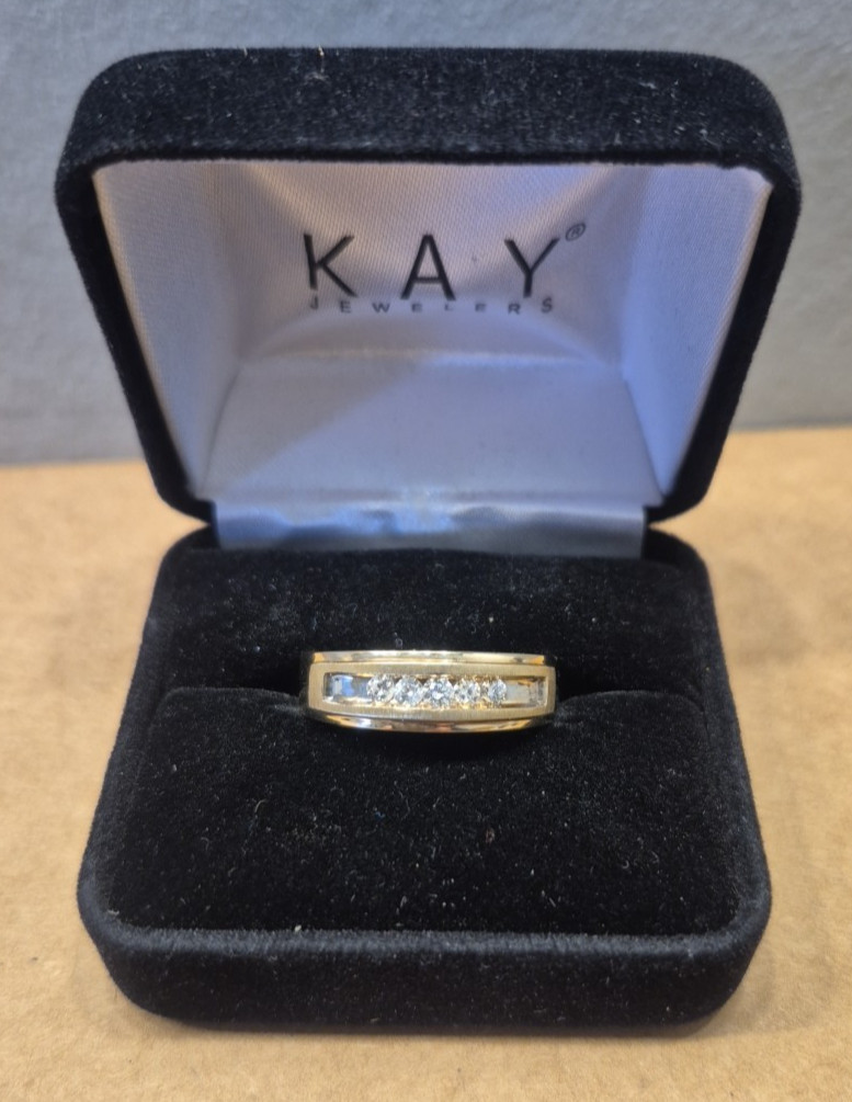 Kay Men’s Wedding Band 10K Solid Yellow Gold 1/4 cttw Diamond Ring Size 10.5
