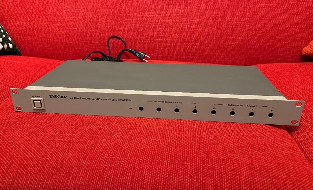 Share Tascam LA-40MKII 4-Channel Balanced / Unbalanced Line Converter - [Tested]