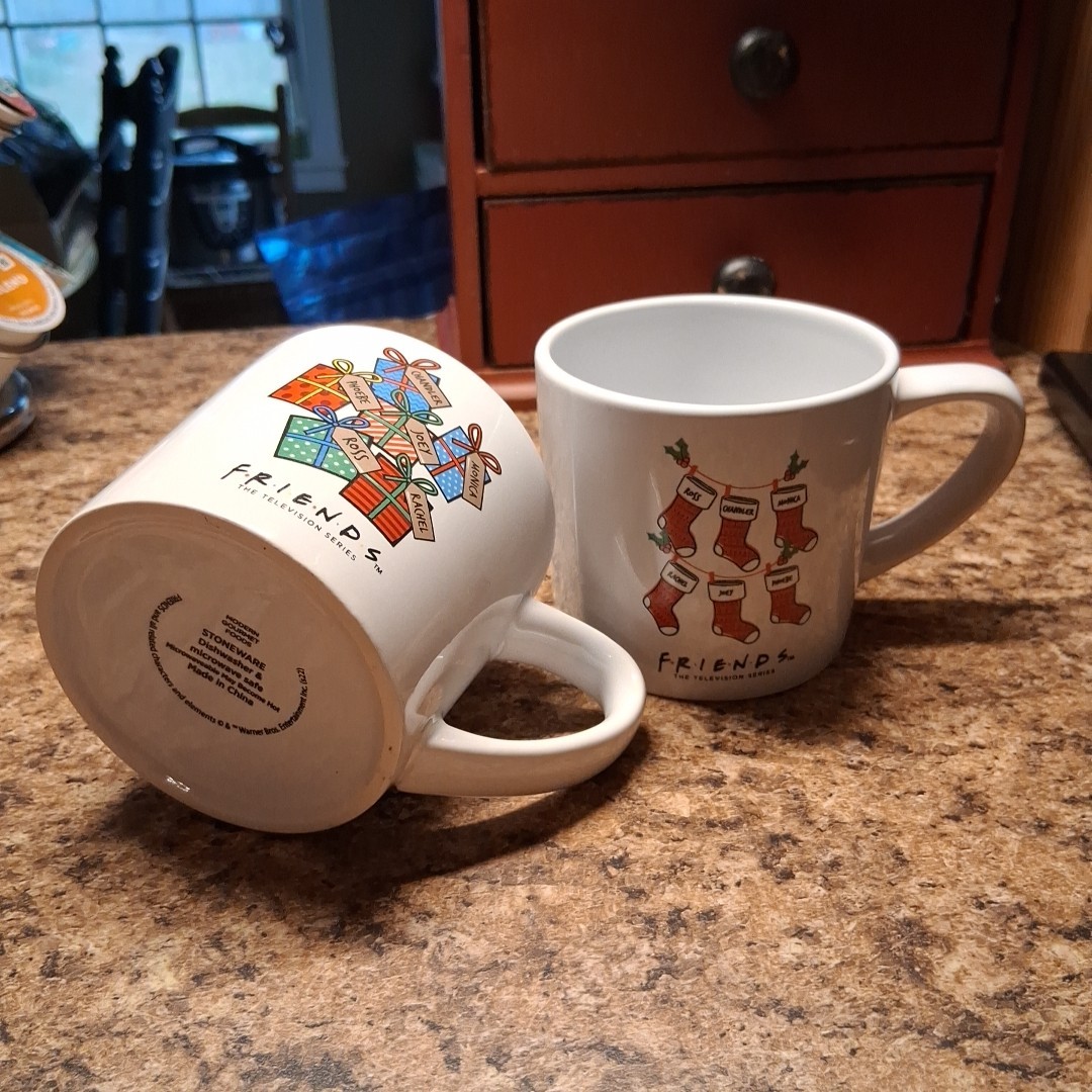 Friends TV Show Christmas Coffee Mugs / Set of 2 / 10oz, F.r.i.e.n.d.s. Holiday