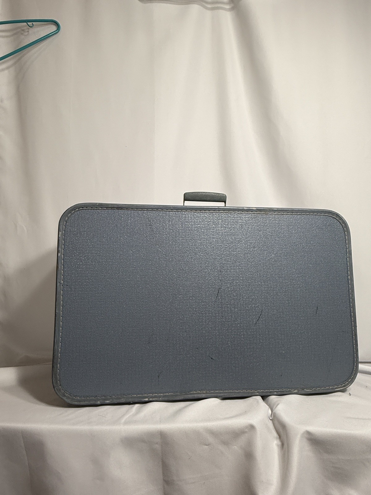 1950's Starline Suitcase 26" x 16" x 9"  No Key