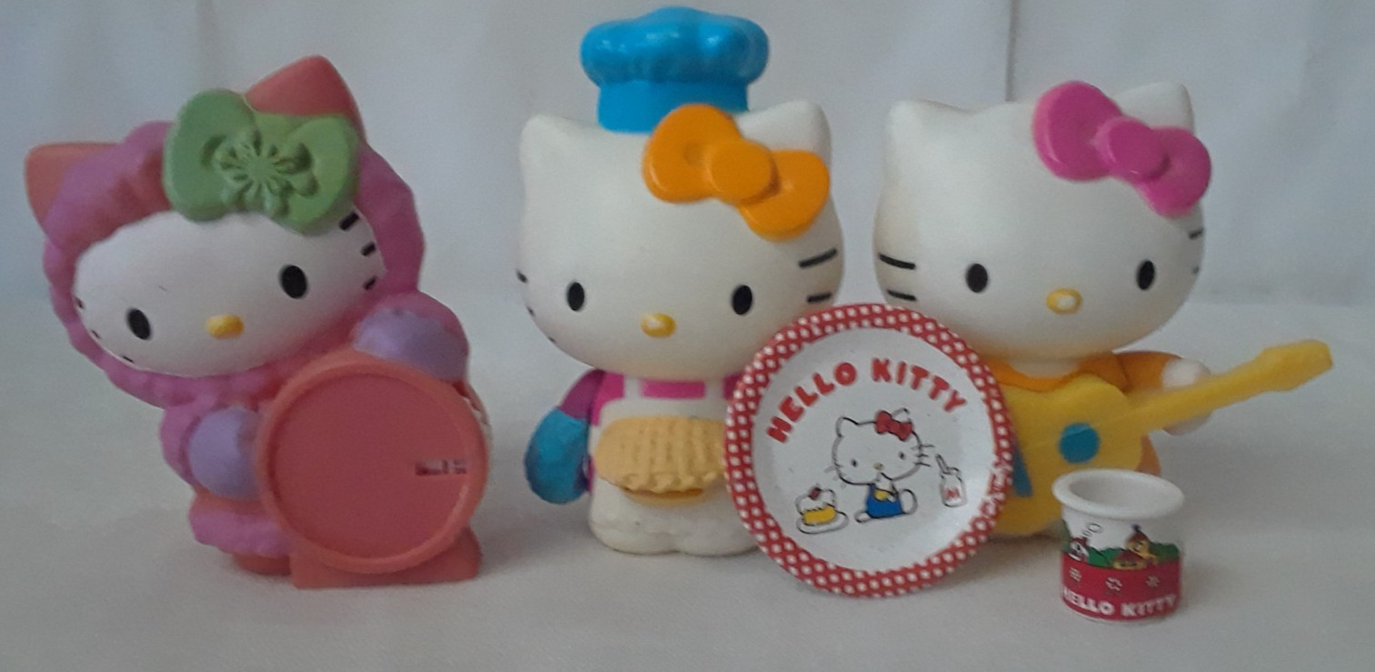 Hello Kitty Lot of 5 Plastic Figures - Plate - Cup