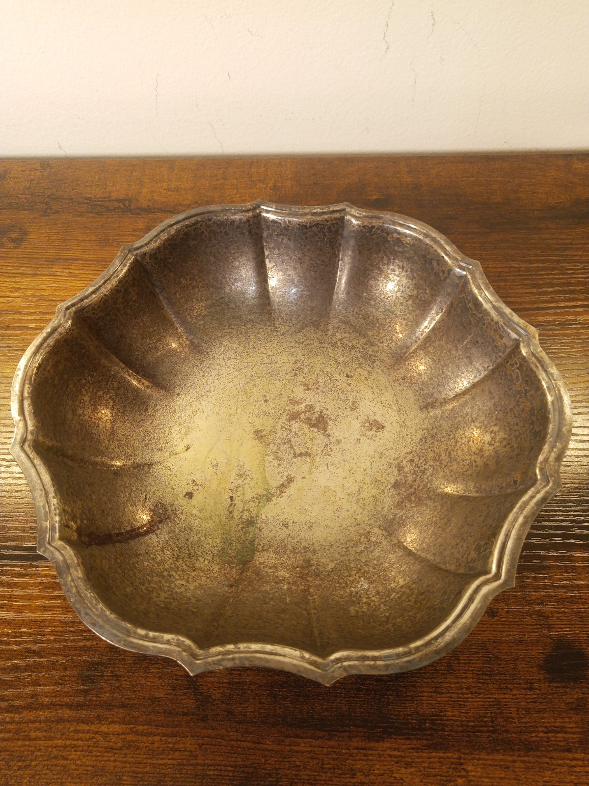 W.M. Rogers International Silver Plated Scalloped Edge Shallow Dish 10 1/2" Wide