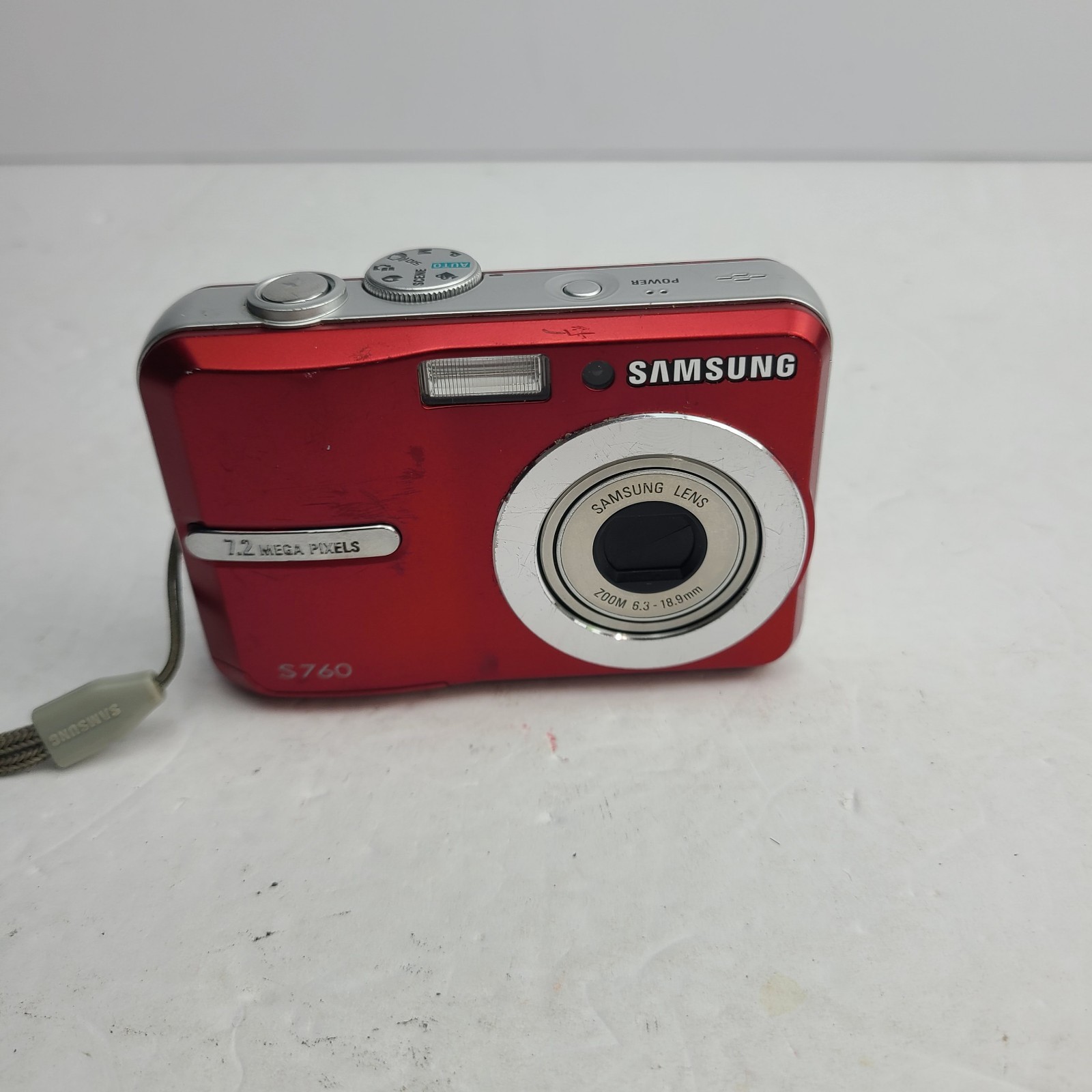 Samsung S760 6.3MP Digital Camera - Red