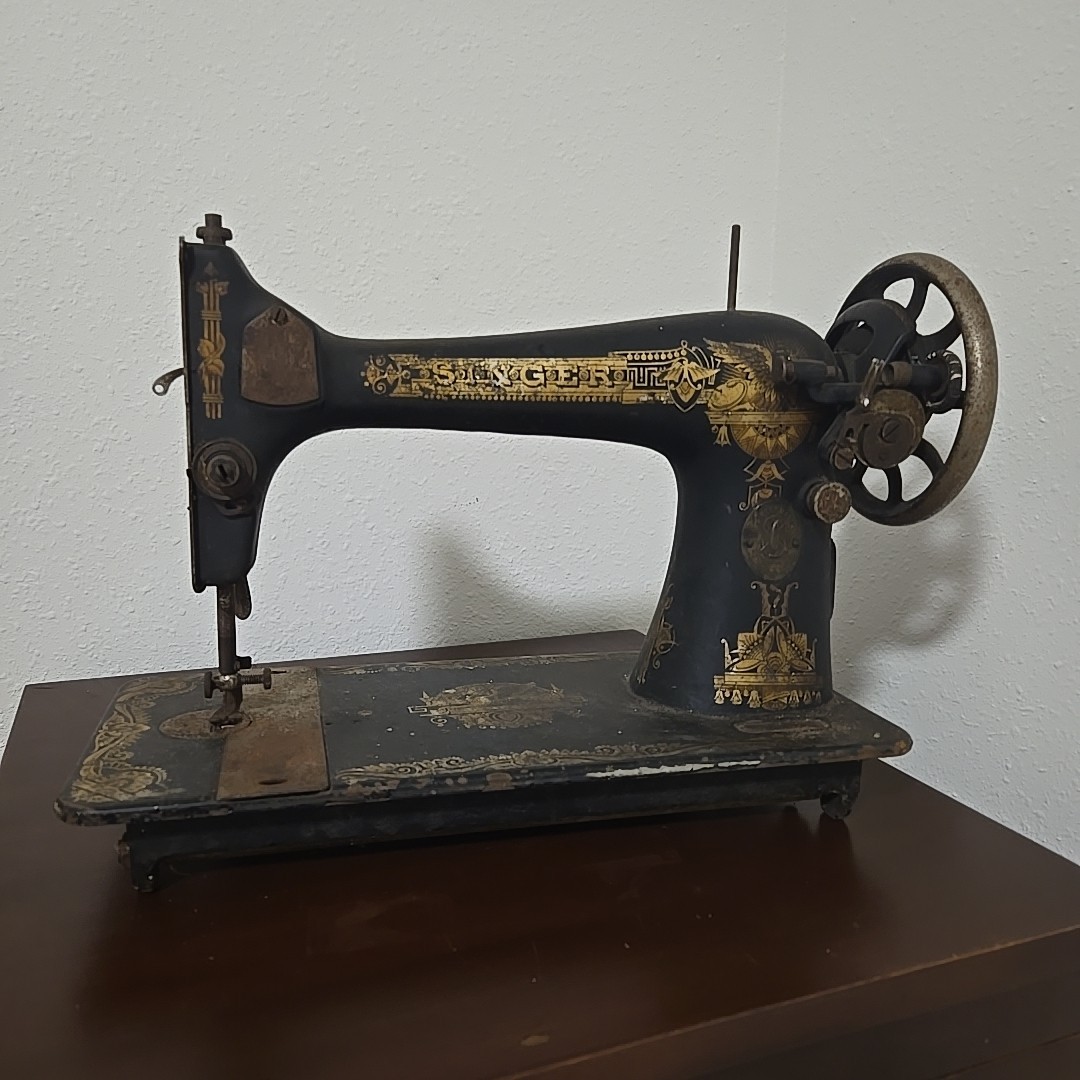 Antique 1924 Model 127 Singer Sphinx Treadle Sewing Machine Not Working 