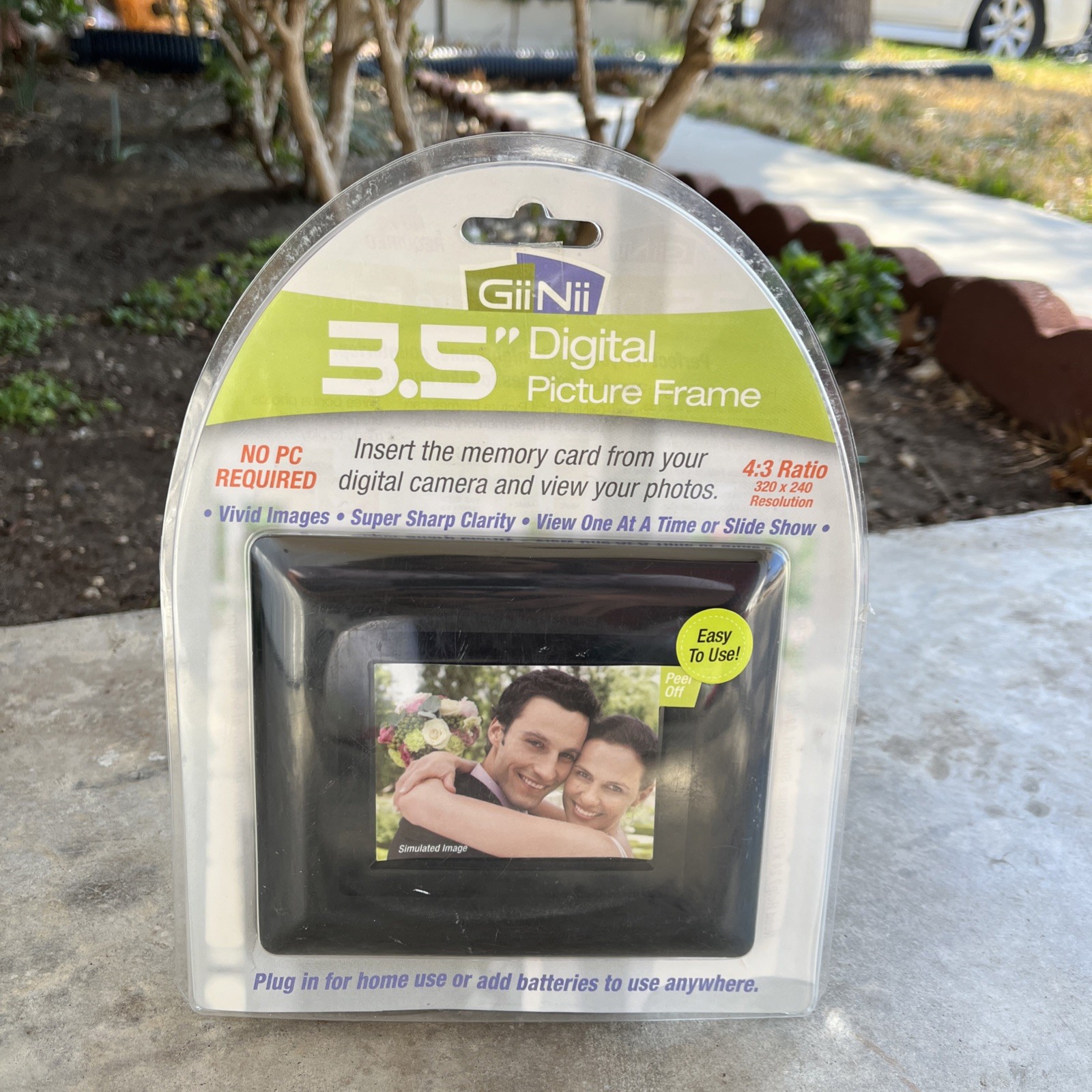 GiiNii 3.5" Digital Picture Frame Black Works With Memory Card or Mini USB Port