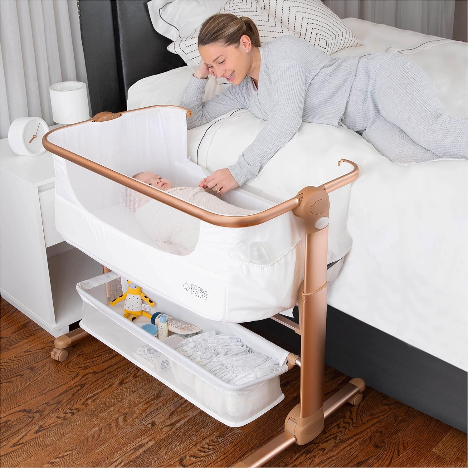 Portable Baby Bassinet Bedside Sleeper with Storage Basket Comfy Mattress and