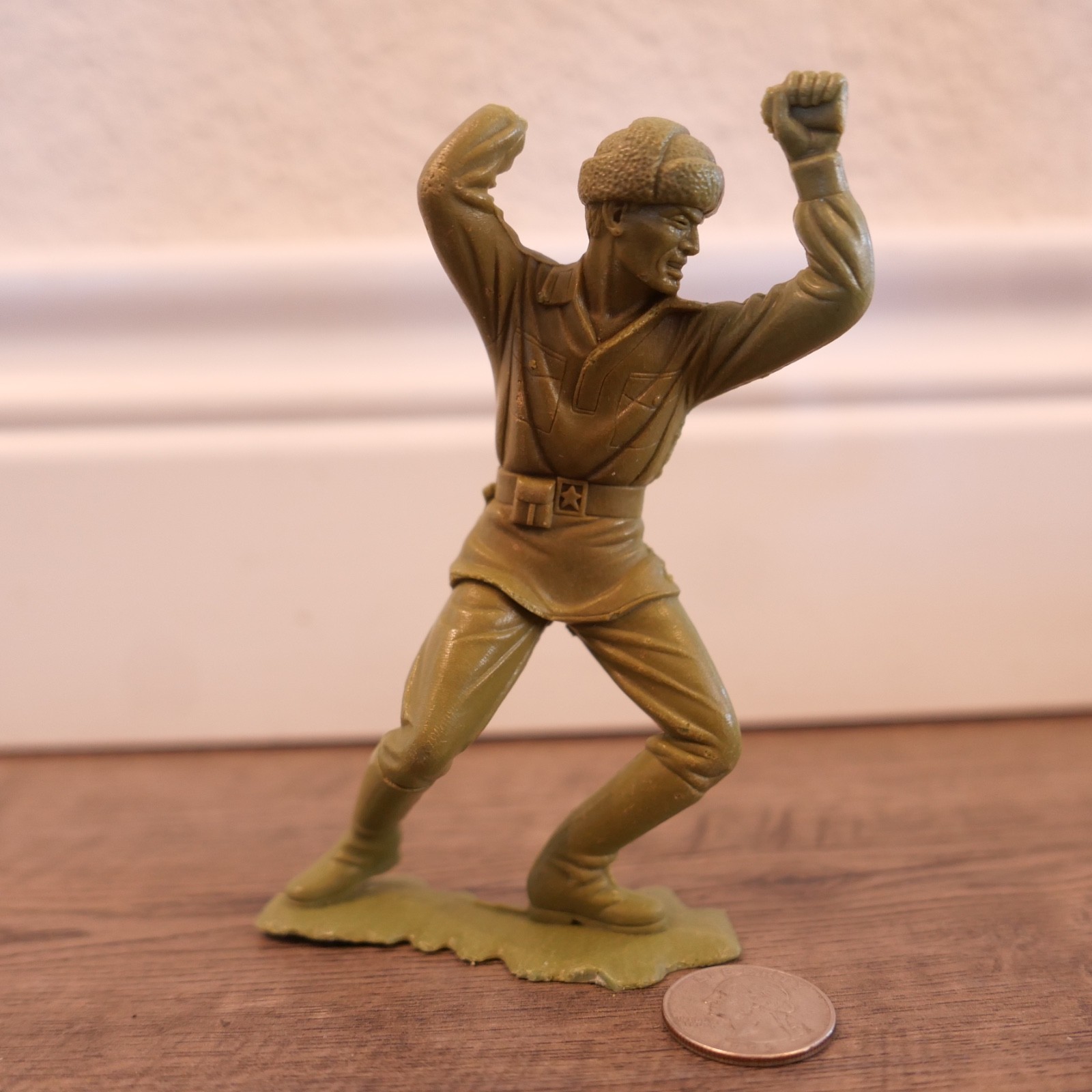 Vintage Louis Marx WWII Russian Soviet Red Army Soldier Figure 6" Green Damaged
