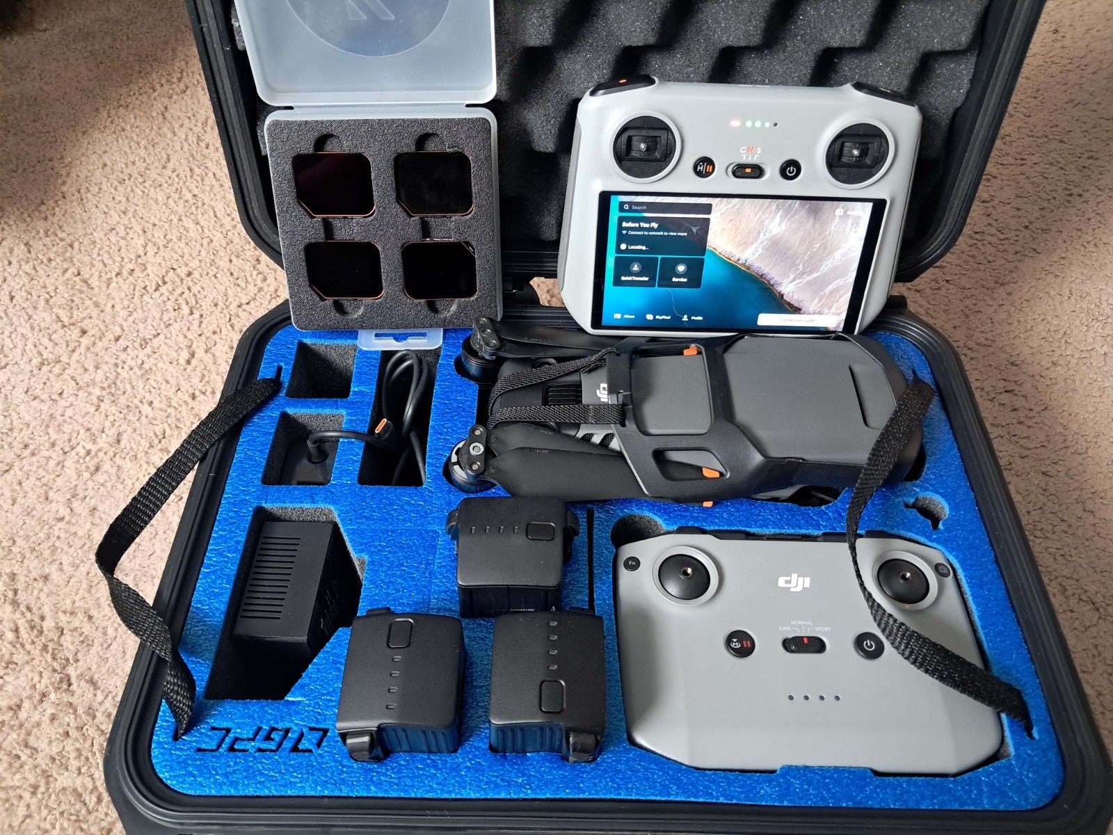 DJI Mavic 3 Classic Fly More Combo Kit Unbound 3 Batteries Great Condition