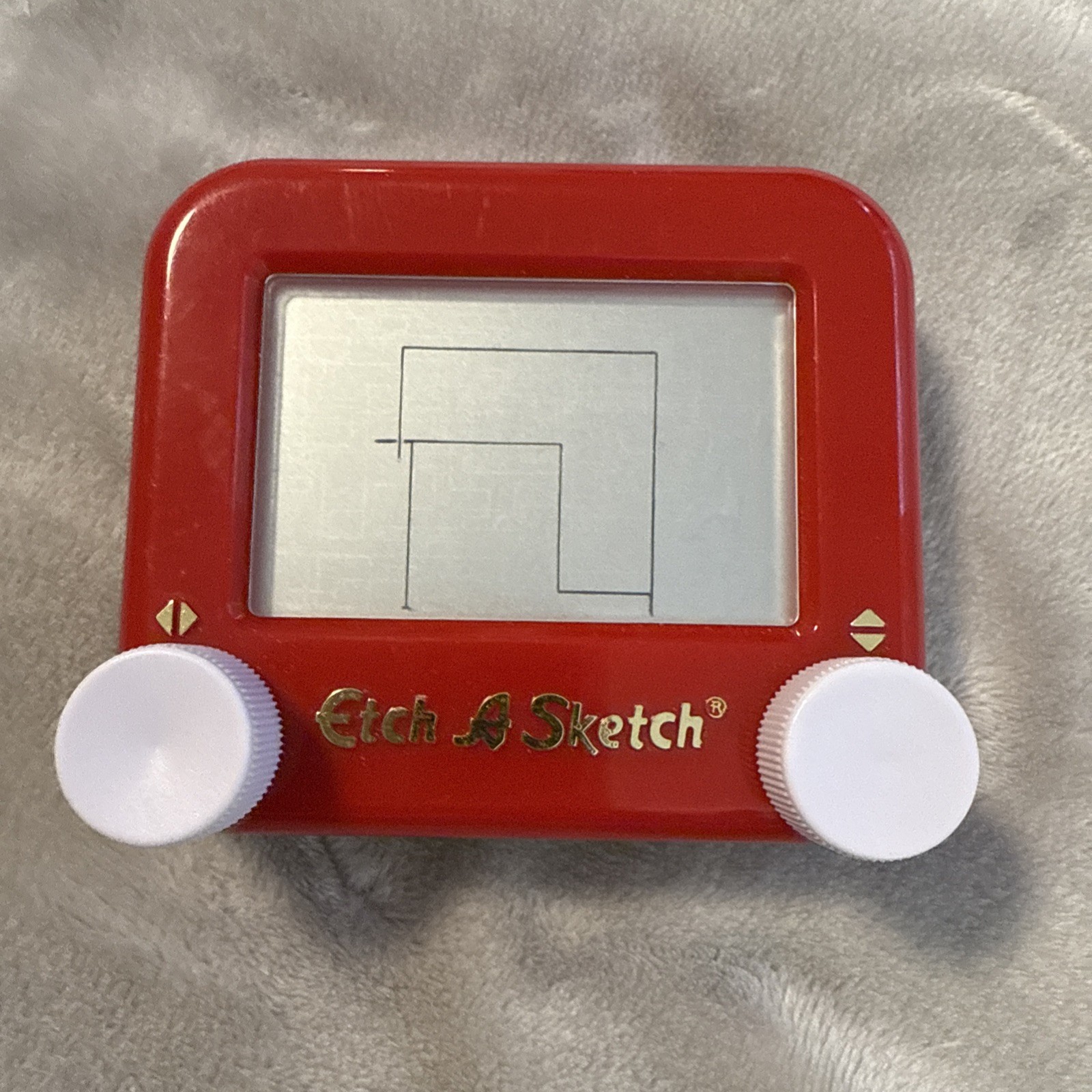 2016 Etch A Sketch Spin Master Classic Drawing Toy - Mini Pocket Travel Small
