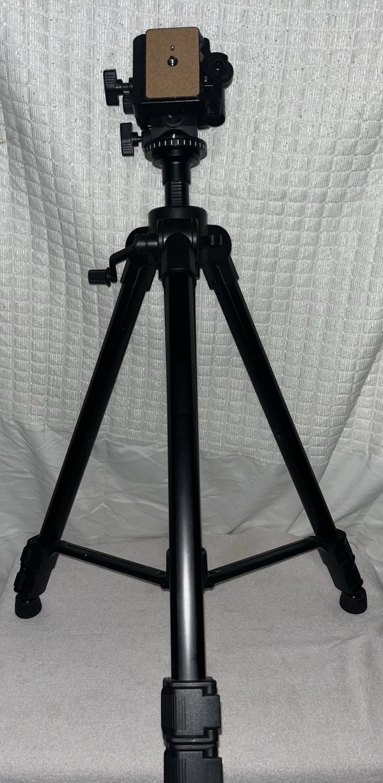 KINGJOY VT-1500 Aluminum Tripod Pan/Tilt Head Adjustable Legs Rubber Foot Camera