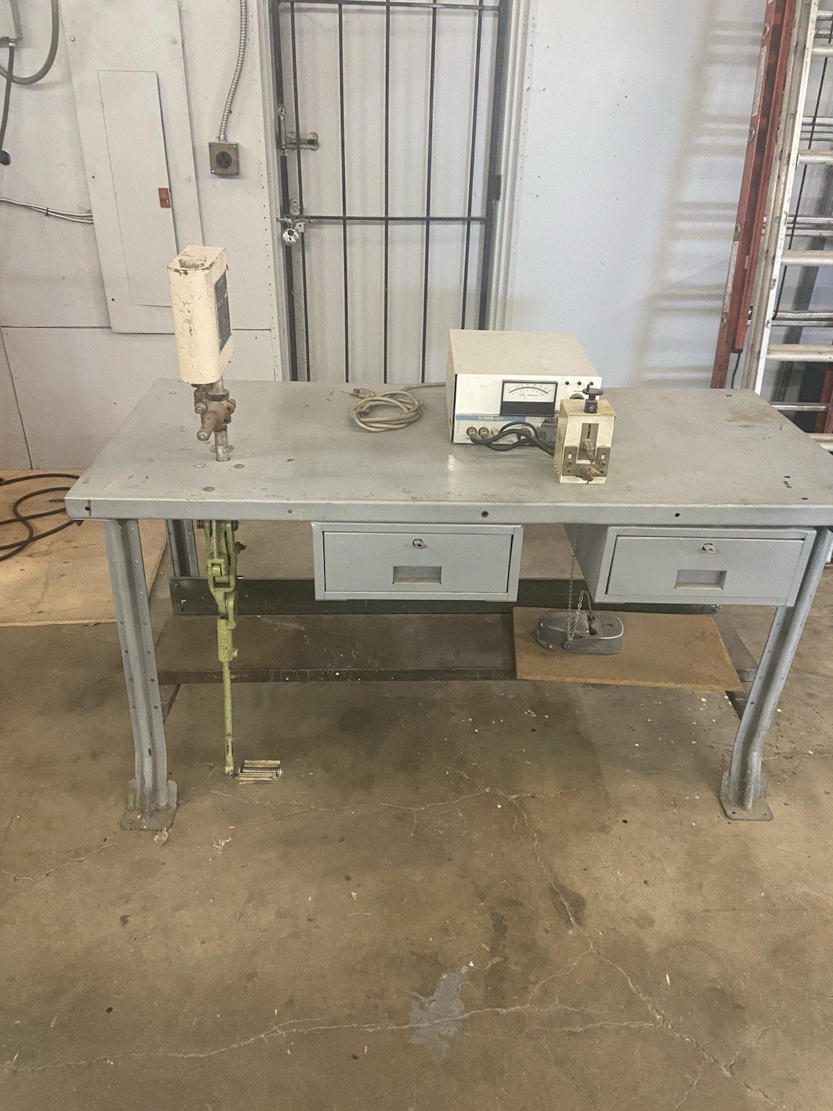 Unitek Equipment 1-128-01 Micro Resistance Spot Welder System