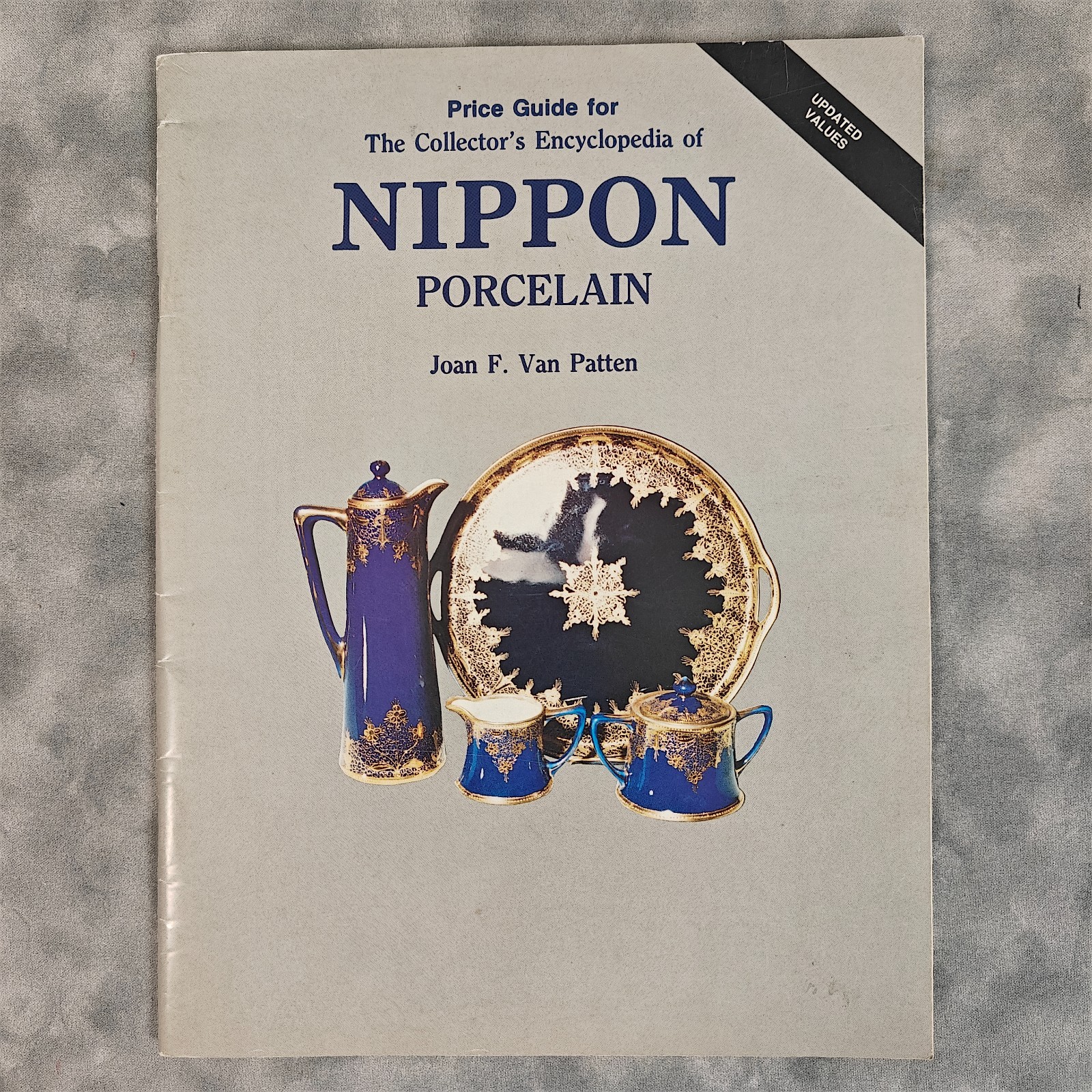 Nippon Porcelain Collector's Price Guide by Joan F. Van Patten - Used