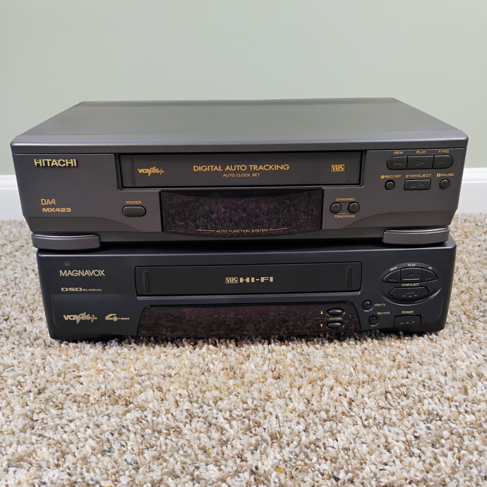 VCR Lot Or 2 Parts Or Repair Magnavox VCR VHS 4 Head Recorder Hitachi Recorder