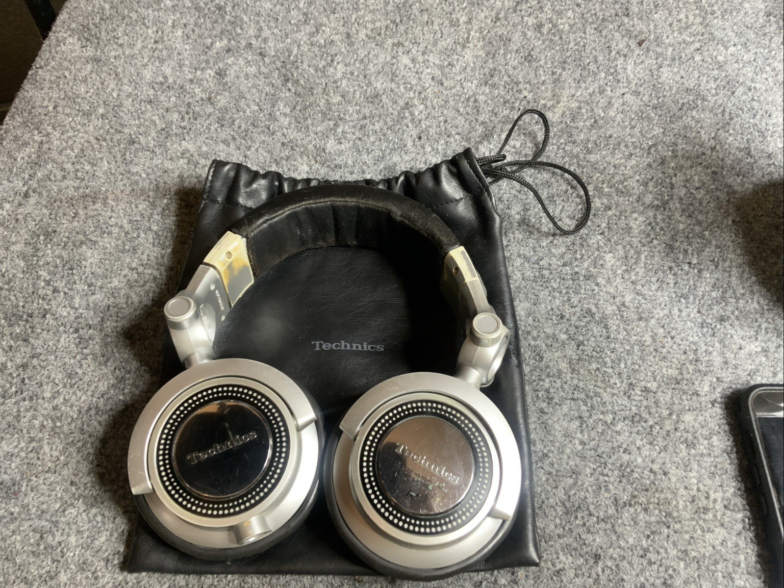 Technics DJ Headphones RP-DH1200 Silver Working