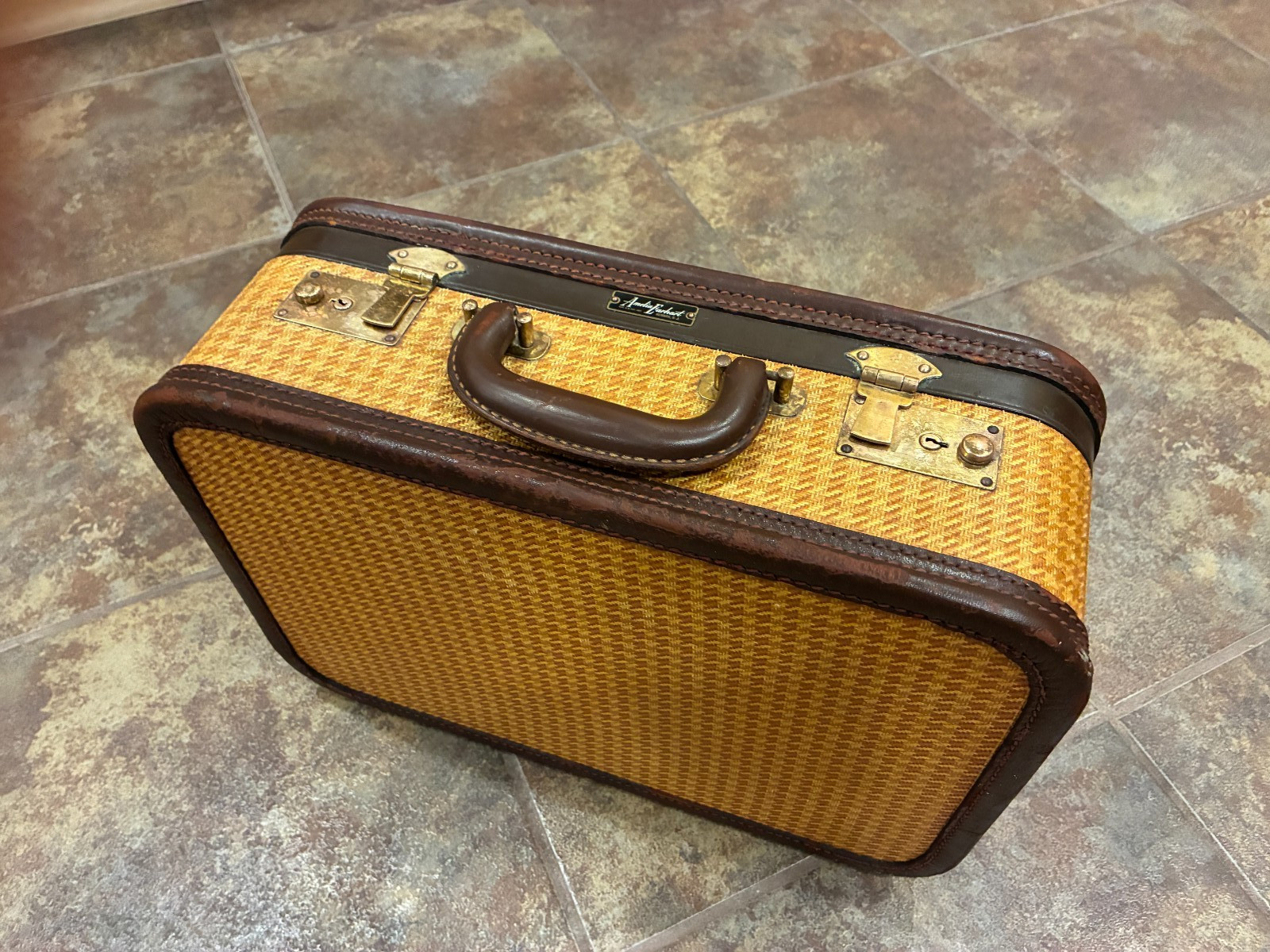Amelia Earhart Rare Vintage Houndstooth Suitcase W/Two Keys 15 1/2"x11"x5 1/2"
