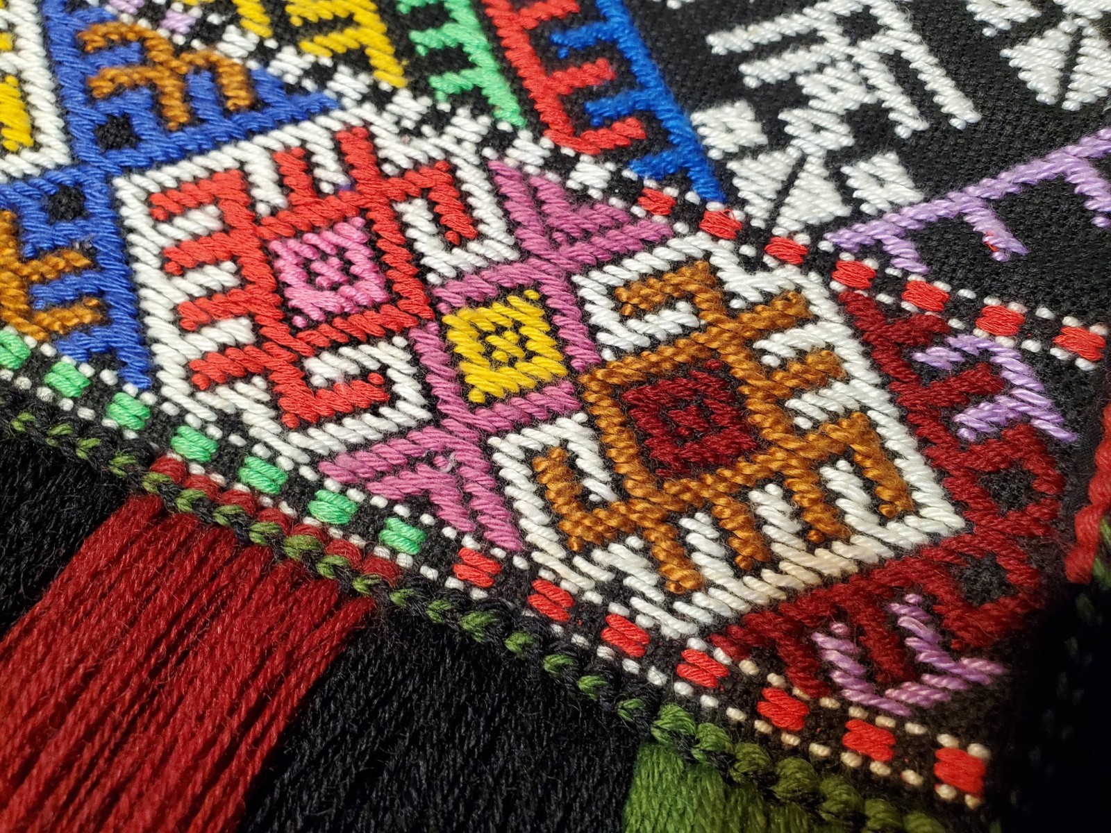 traditional costume from Serbia sukure