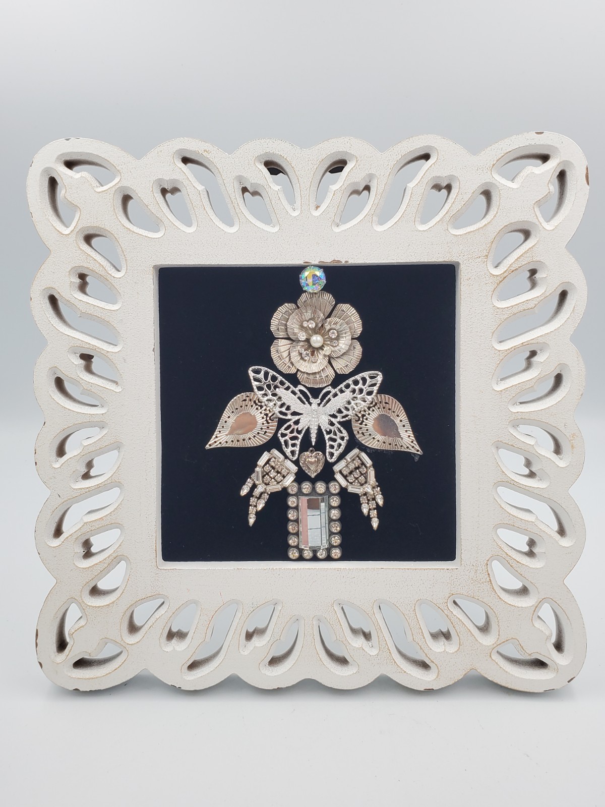 Vintage Christmas Jewelry Tree Art Framed Silver White Rhinestones ✨️🎄