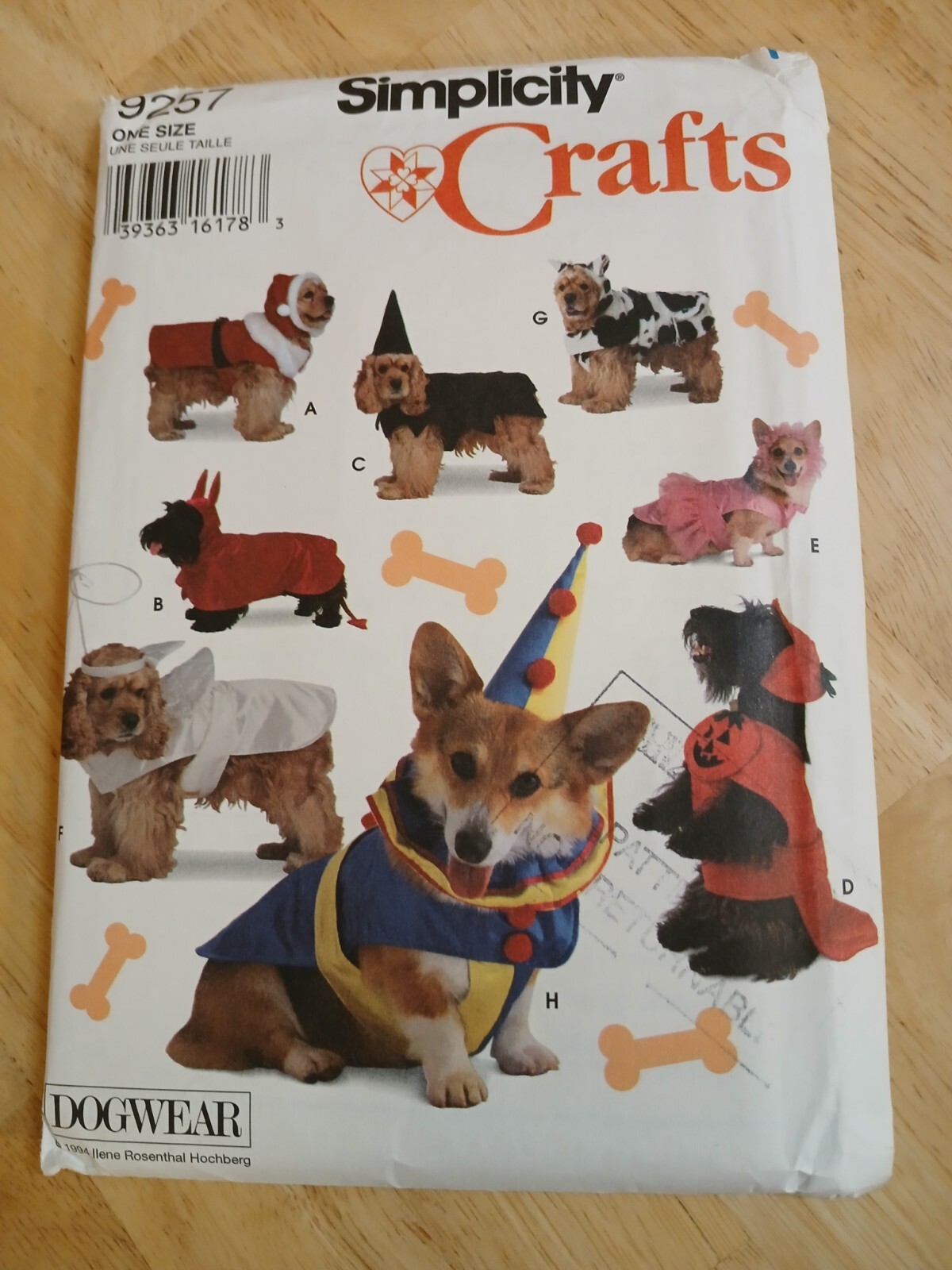 SIMPLICITY 9257 DOG COSTUMES Vintage Crafts Sewing Pattern 1994 UNCUT