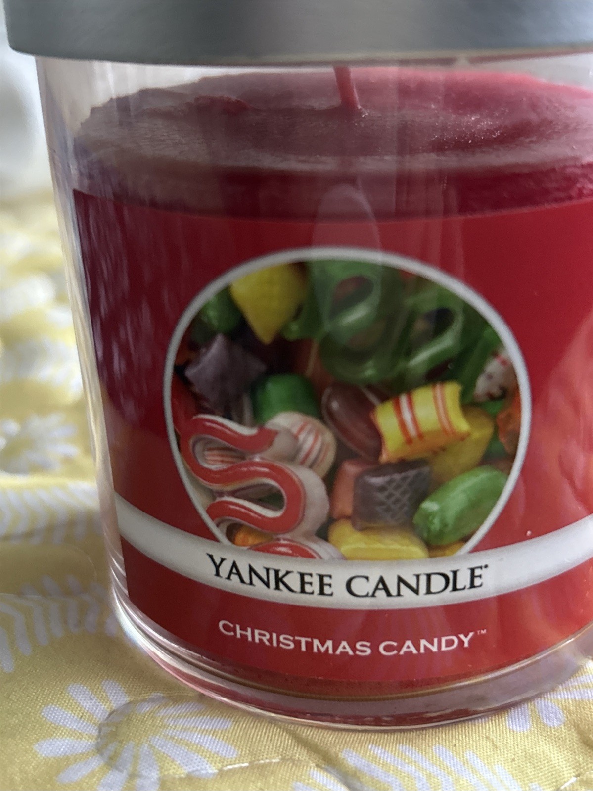 Candy Cane Lane Scented Candle - Yankee Candle - 1-Wick 7oz - Unused