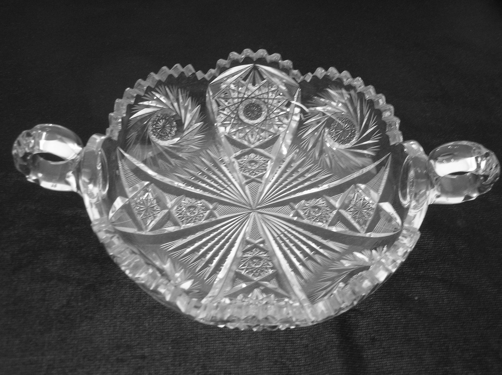 American Brilliant Cut Glass 1876-1916 2 handle caberet dish