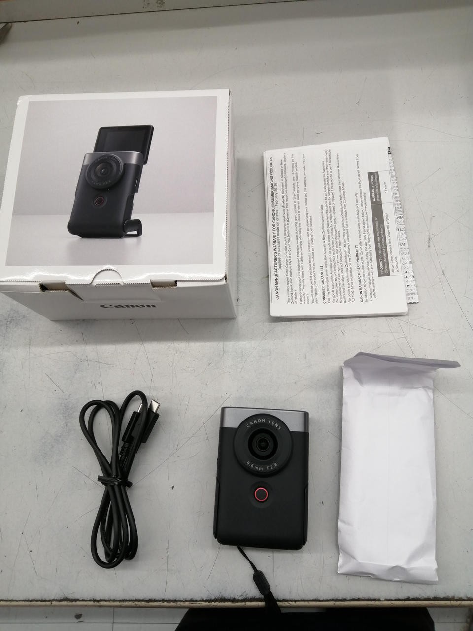 Canon Powershot V10 Digital Camera Used From Japan