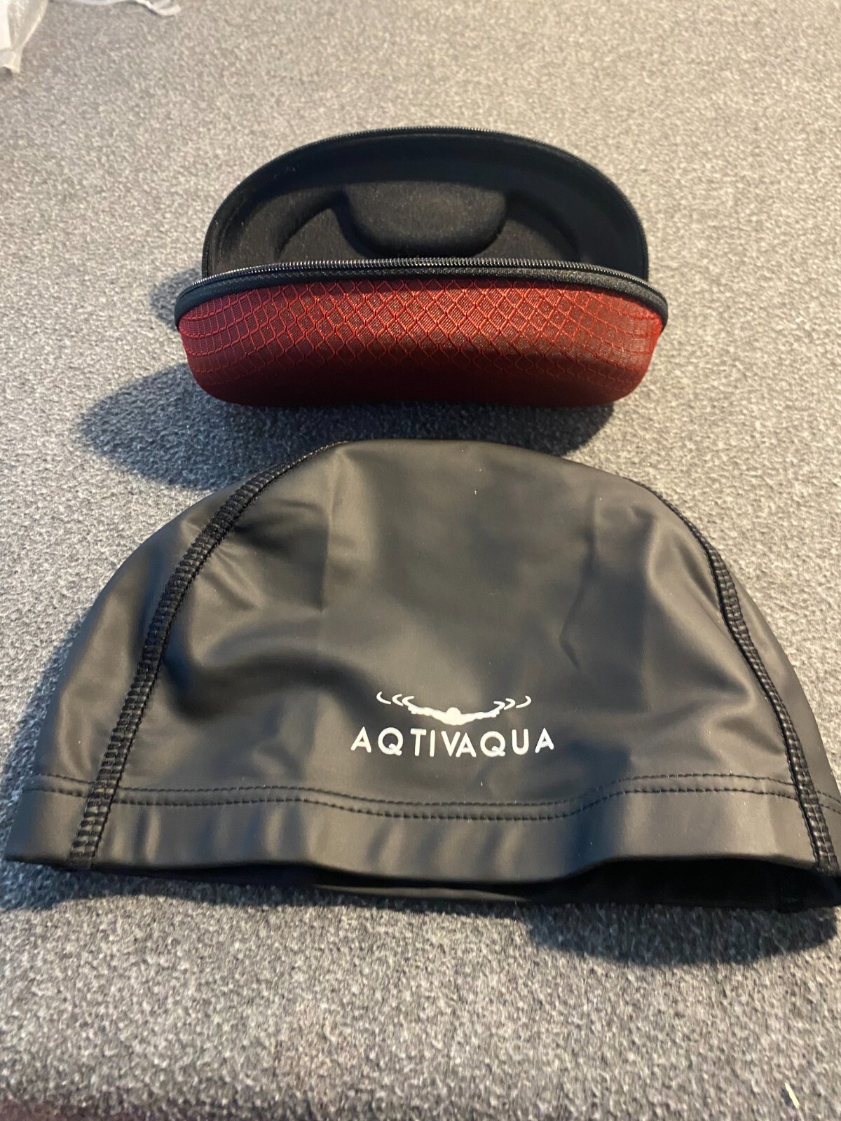 Aqtivaqua Black Swim Cap New No Tags with Red Case