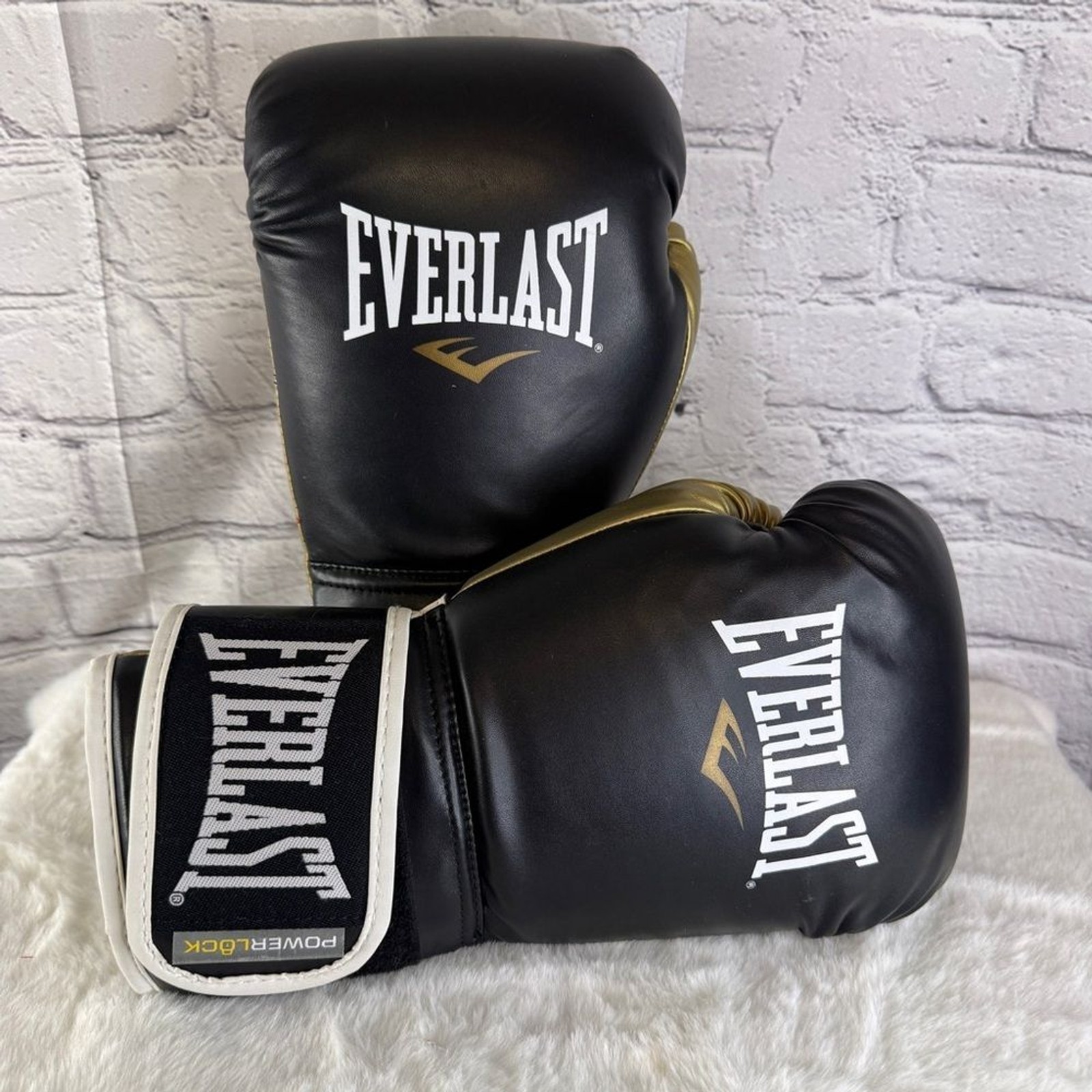 Everlast 14 oz Boxing Gloves Powerlock Black Gold Training Sparring Gloves
