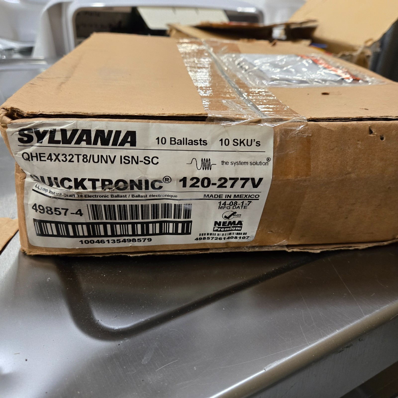Lot of  10 SYLVANIA QHE 4X32T8/UNV BALLASTS 49908-8