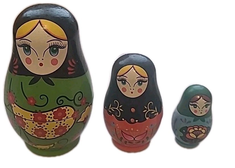 Wooden Nesting Dolls ~ 3 pc Set ( 4 1/2,3 & 2" )