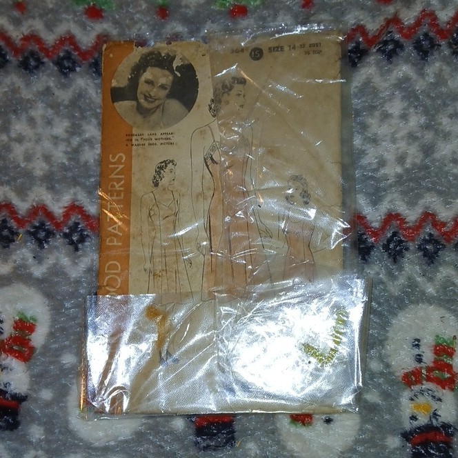 Hollywood Patterns No. 564 Vintage Original Women's Dress Sewing Pattern Size 14