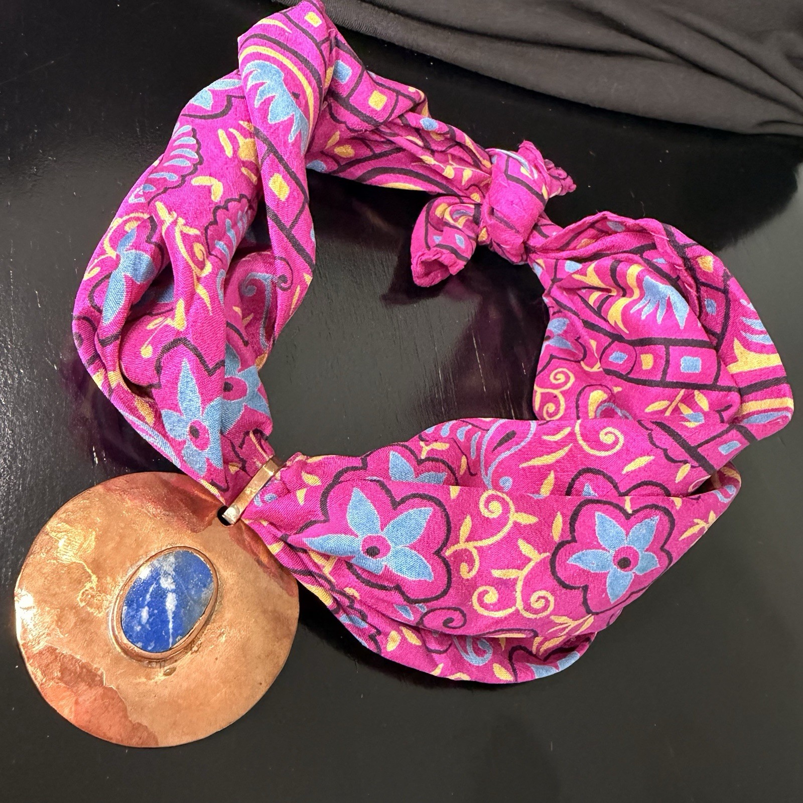 Vintage Hammered Copper Lapis Cabochon Pendant Scarf Necklace