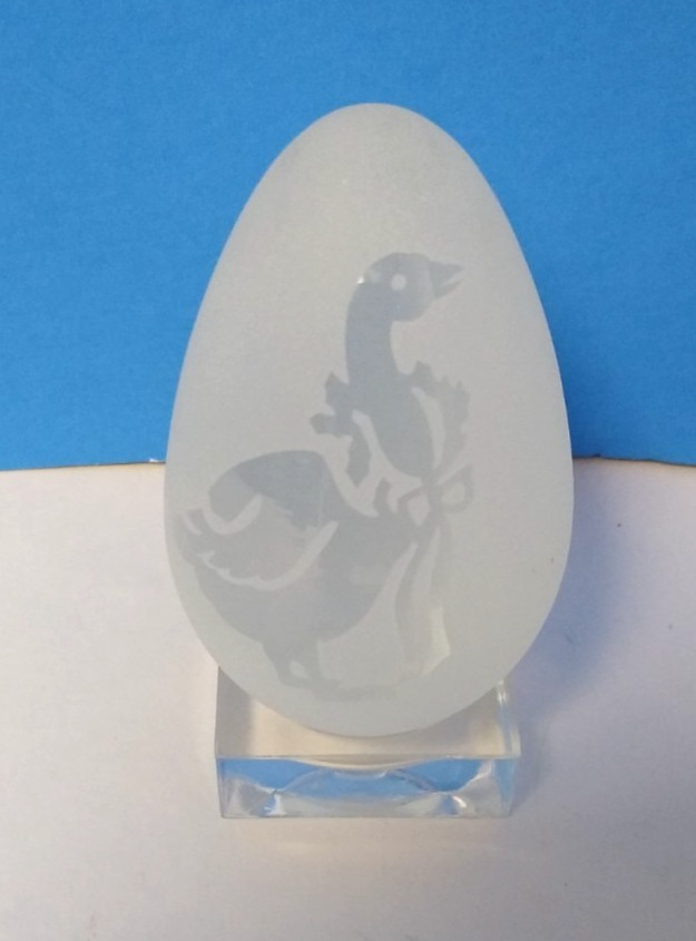 Frosted Goose Etched Egg with base 3 1/2 inches