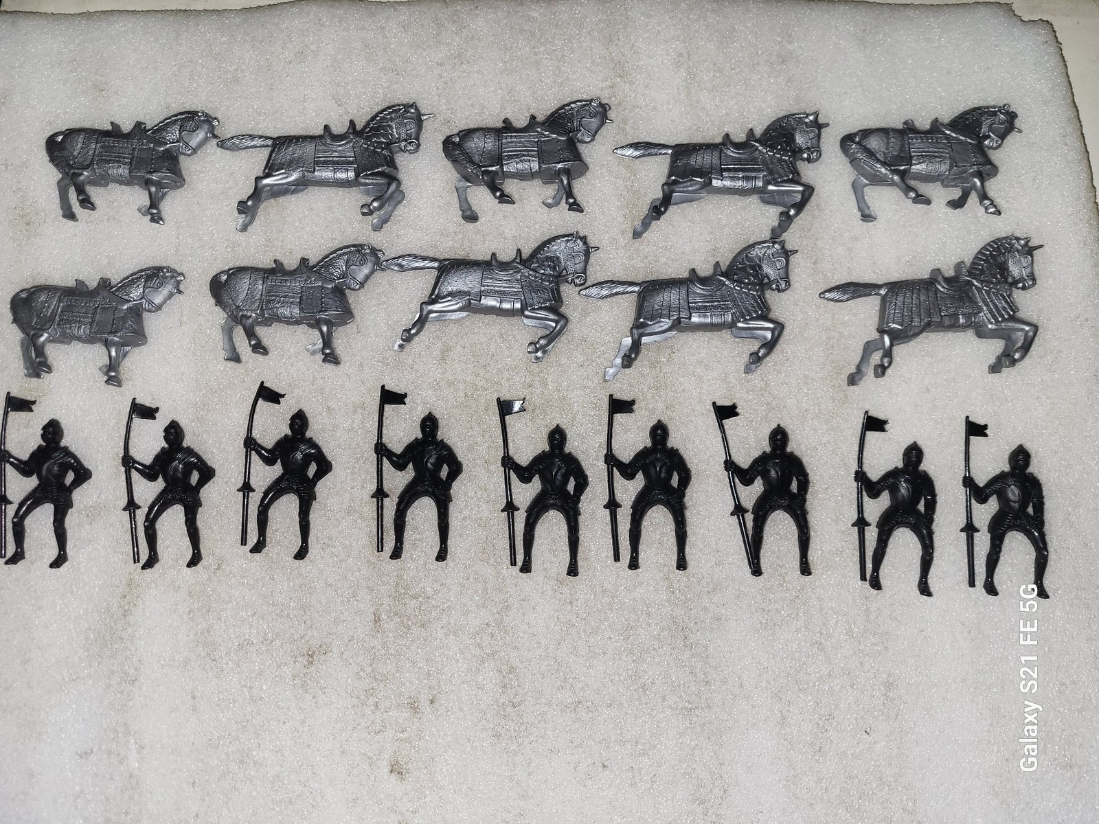 Lot of 19 Vintage Marx Mounted Knight Figures 1/32 Scale Lot 11