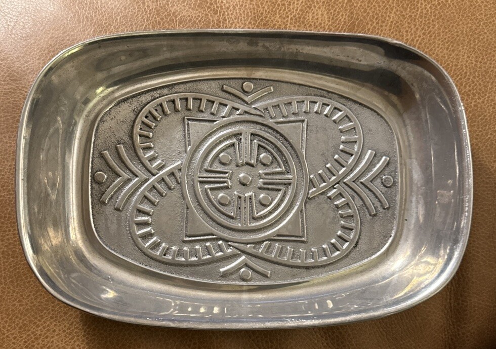 Wilton Armetale Mali Pattern Bread Tray Pewter 9 1/4" x 6 1/2"