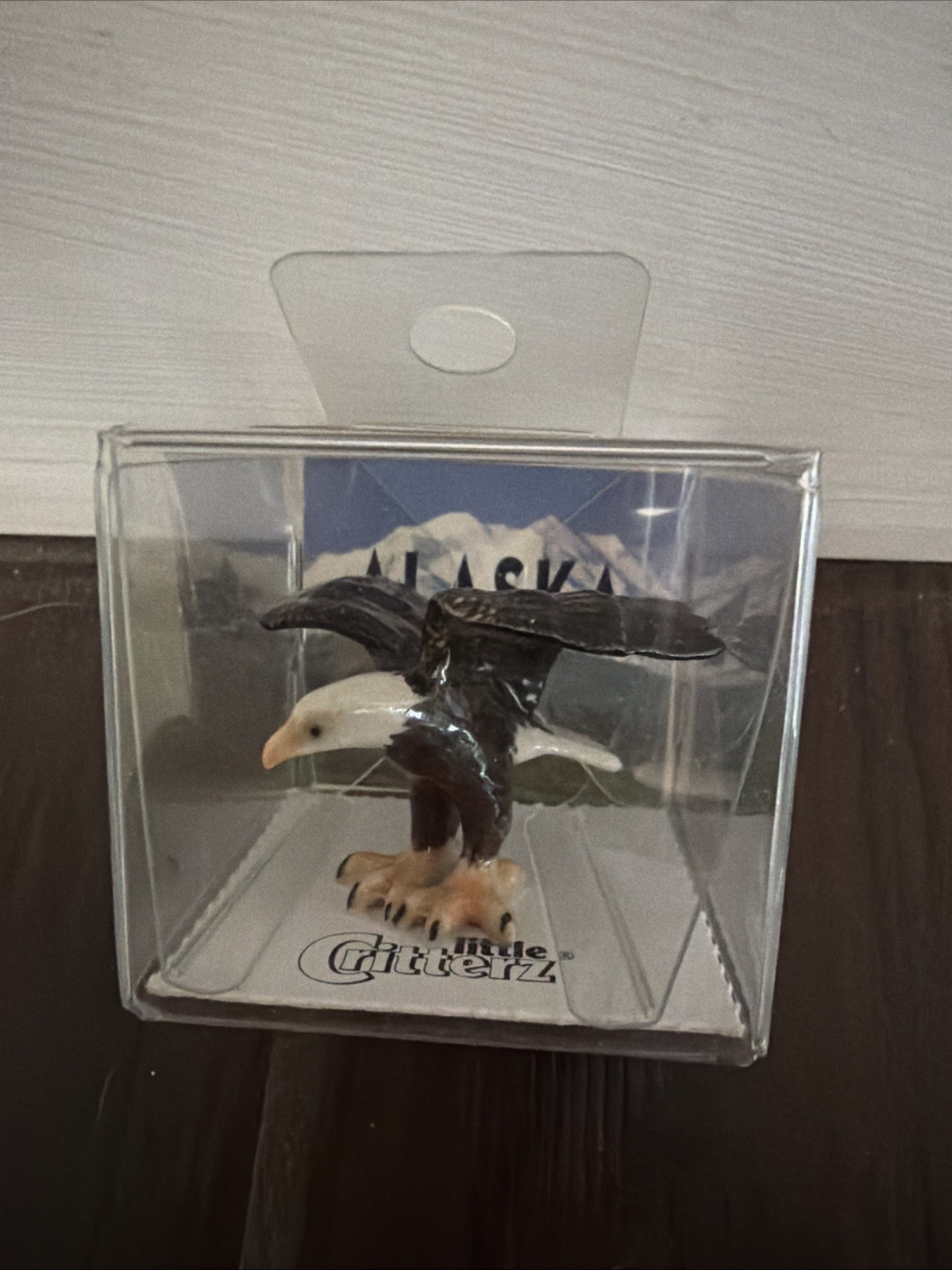 Little Critterz Miniature Porcelain Animal Figure Eagle "Ari" LC555