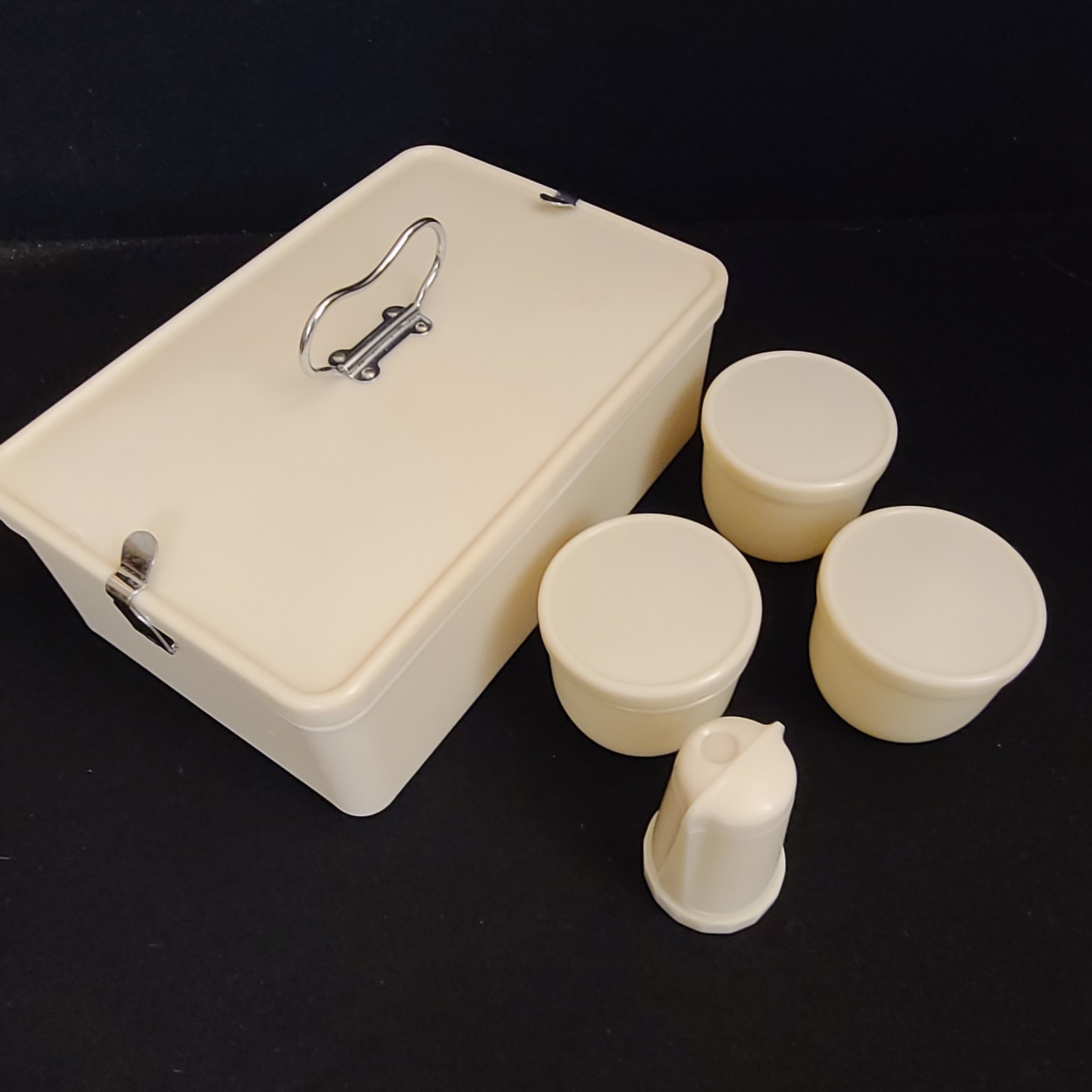 Bandalasta 1950s Sandwich Box 3 Lidded Containers Salt Pepper Shaker Cream Color
