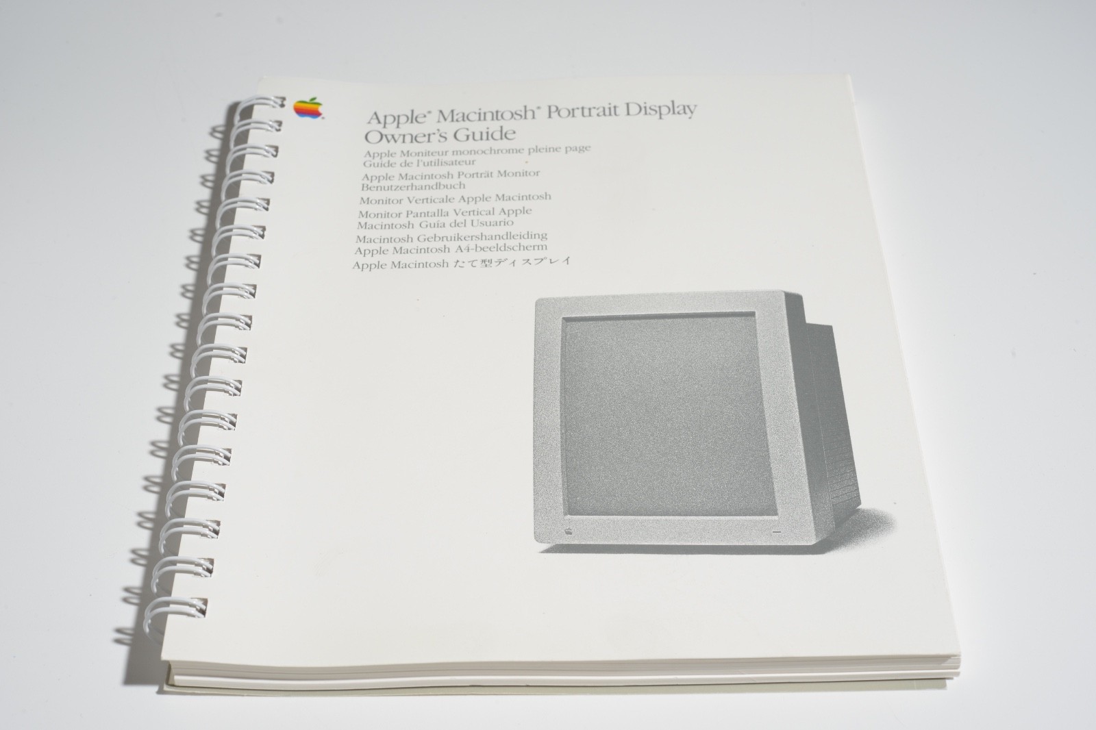 Apple Macintosh Portrait Display Owner’s Guide Manual M0400 Spiral Bound