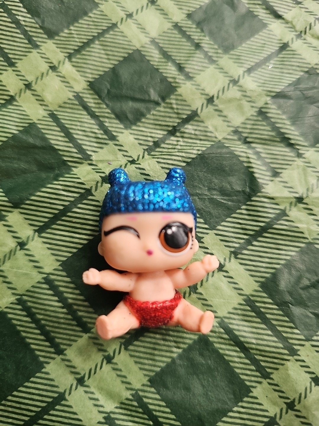 LOL Surprise! Doll Eye Spy Series “Lil Kawaii Queen” Glitterati Club 