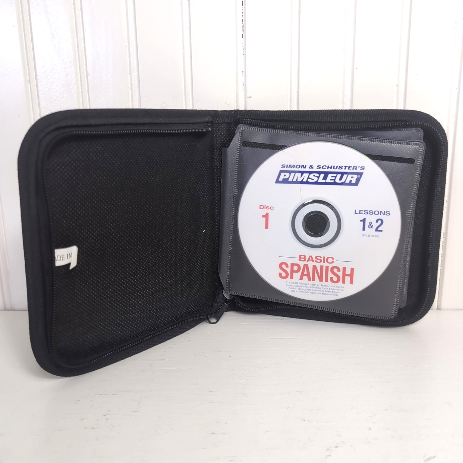 Simon Schuster's Pimsleur Basic Spanish - 10 Lessons on 5 CDs w/ Zip Case