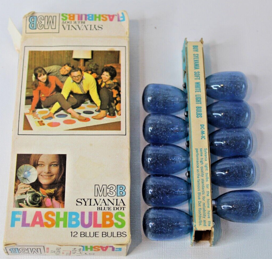 Vintage Sylvania Blue Dot Flashbulbs M3B - In Box - 10 Bulbs Remain
