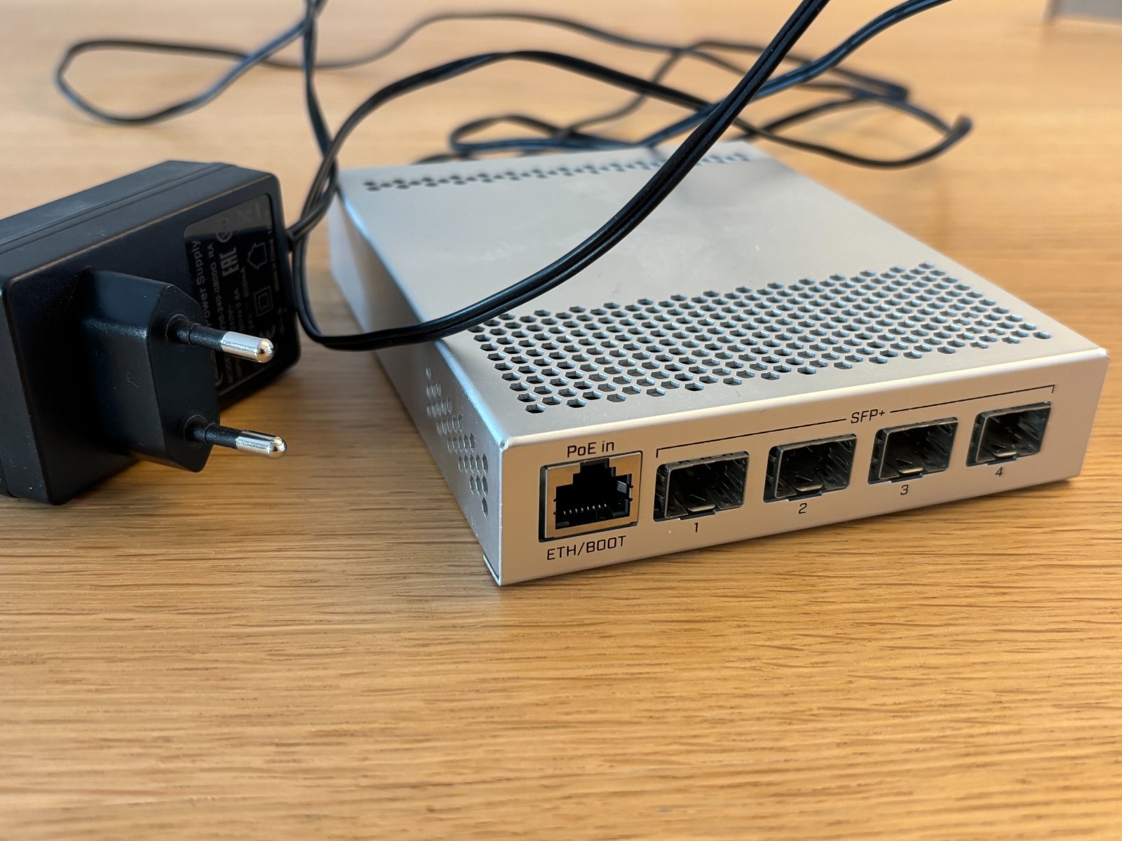 MikroTik CRS3051G4SIN 5-Port Desktop Switch