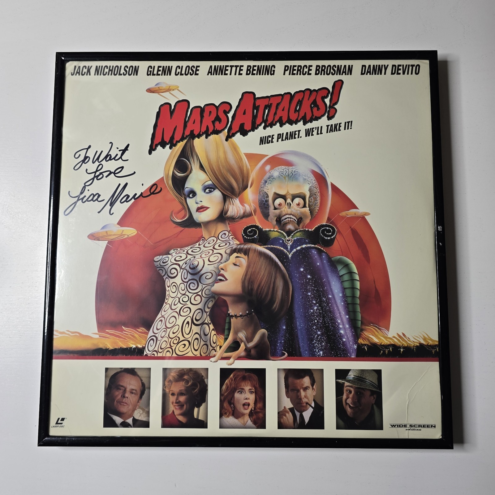 MARS ATTACKS laserdisc AUTOGRAPHED By LISA MARIE  (Martain Girl) framed  
