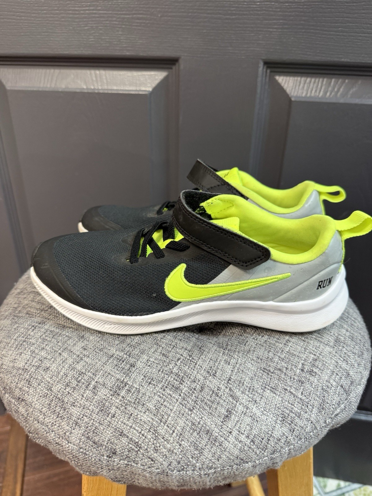 Nike Boy's Black, Yellow/Green, and Gray Athletic Shoes Youth Size 3
