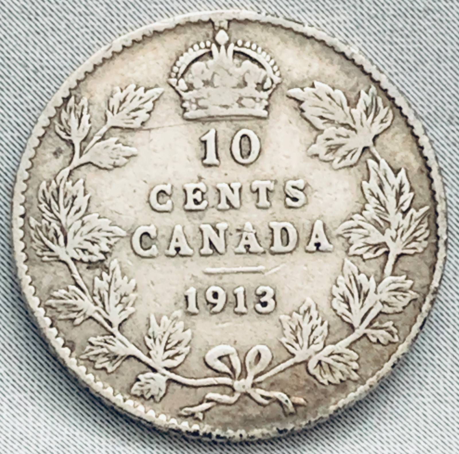 1913 Canada 10 Cents Silver Coin - Broad Leaves