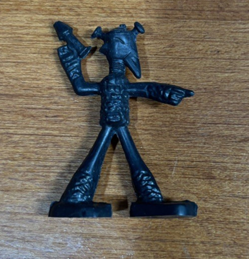 VTG 1954 Lido Post Cereal Captain Video 1 3/4" Space Figure Alien Pointing/Gun