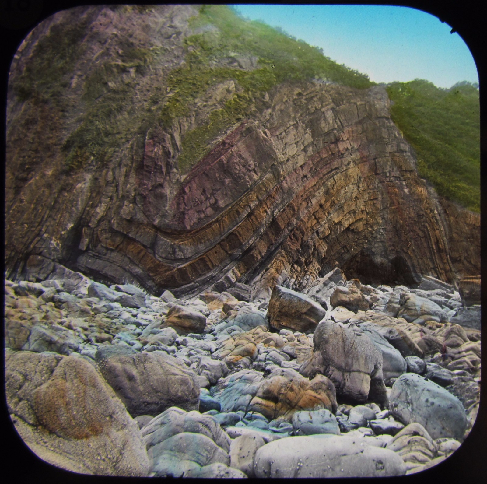 COLOUR Glass Magic Lantern Slide BEACH AND CLIFFS AT CLOVELLY C1890 DEVON PHOTO 