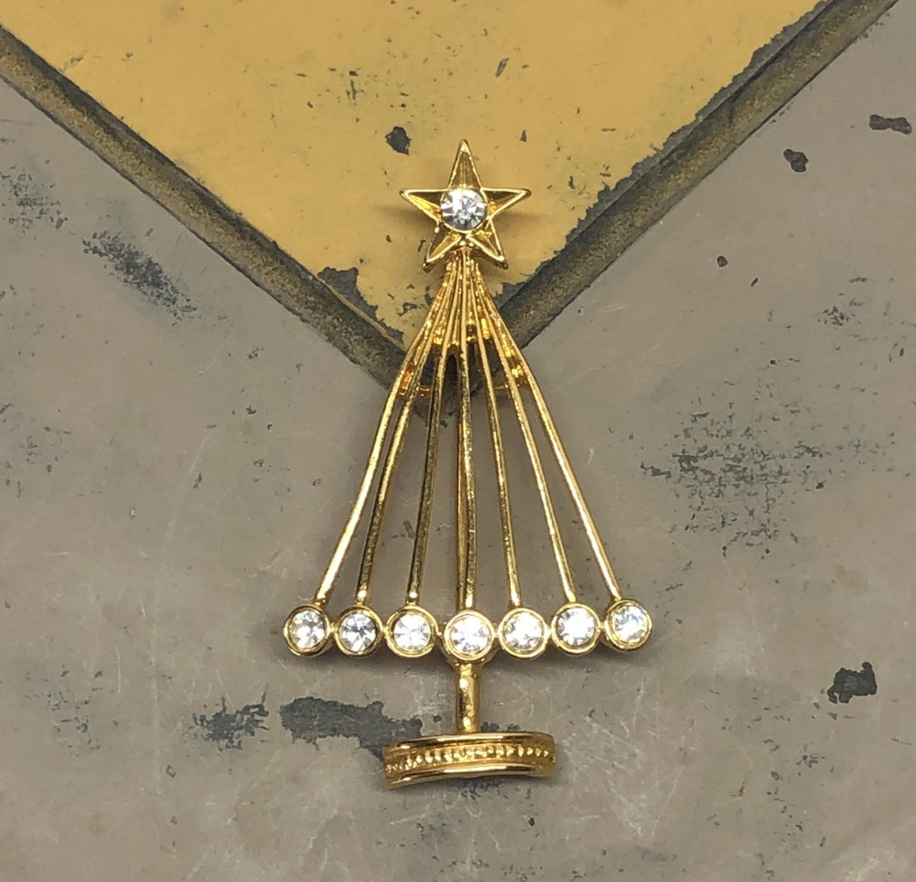 Vintage Jewels by Rapallo Christmas Tree Brooch Gold Tone w/ Clear Rhinestones