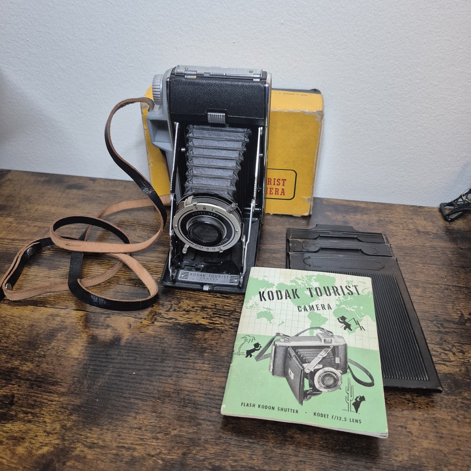 Vtg Kodak Tourist Folding Camera Kodet Lens AS IS Strap OrigBox Manual 620 Film