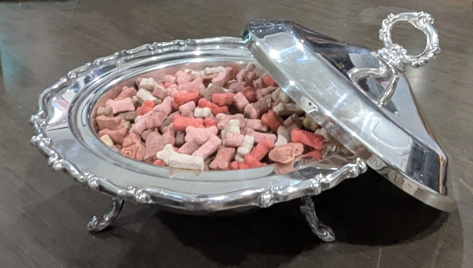 VINTAGE Silver-Plated Claw Foot Serving Bowl; silversmith/manufacturer unknown