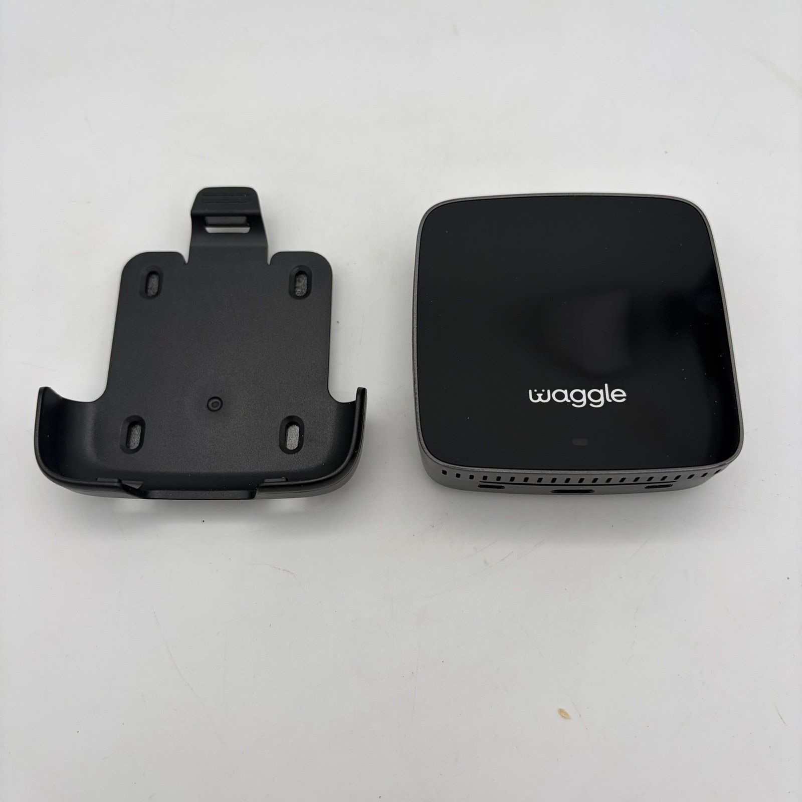 Waggle 4G Pet Temperature Monitor w/Mount | No WiFi | Alerts | Used